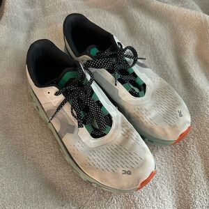 on Running Women’s Cloudmonsters - Size 8.5